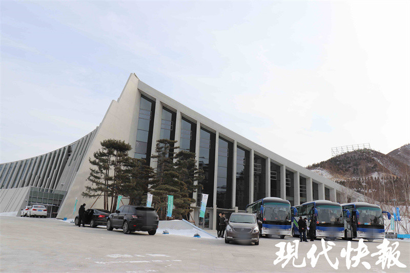 半岛·体育冬奥会历史上第一把火炬自带“托盘”这座冰雪和冬奥主题博物馆镇馆之宝还不(图1)