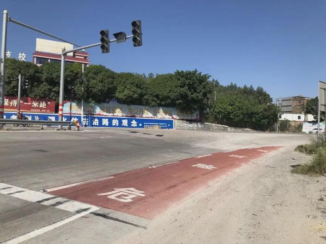 半岛·体育(中国)官方网站【中交创联·交小哇】这样的道路安全标志标线才是我们需要(图10)