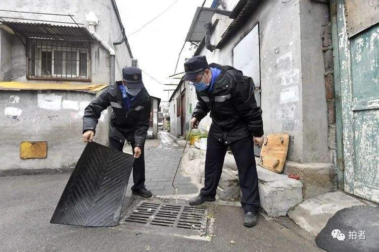 半岛·体育(中国)官方网站11万人备勤等雨 这一天我们到底经历了什么｜多图直击(图3)