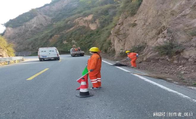 半岛·体育(中国)官方网站麦积公路段“五步法”让冬季防滑更有保障(图2)