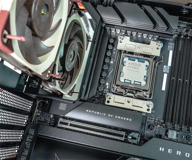 半岛·体育(中国)官方网站16盘位NAS机箱乔思伯N5+9950X+ROG X8(图26)