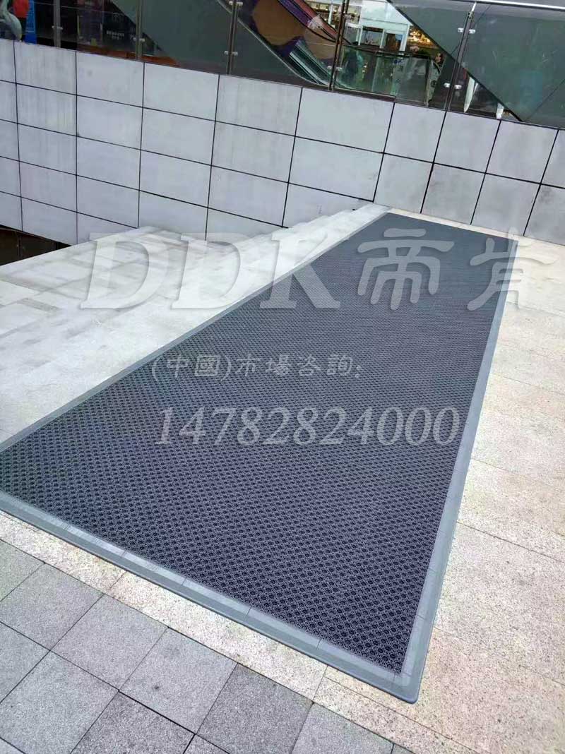 半岛·体育DDK优乐柏美耐油地垫耐油型橡胶垫：兼具疏水防滑地垫与抗疲劳地垫的双重(图3)