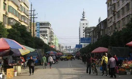 半岛·体育(中国)官方网站年轻人真不行就回小县城吧(图4)