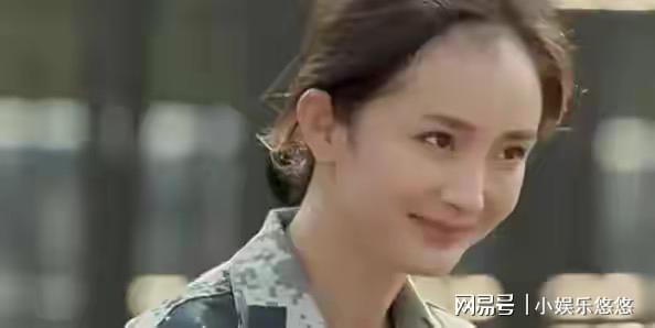 半岛·体育(中国)官方网站杨幂生图被骂惨！凌晨机场发顶稀疏瘪嘴凹脸像老太少女人设(图5)